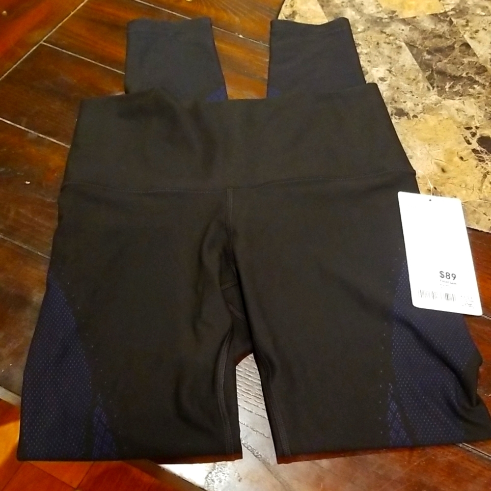 Lulu HR tight 28 in. Size 8.nwt